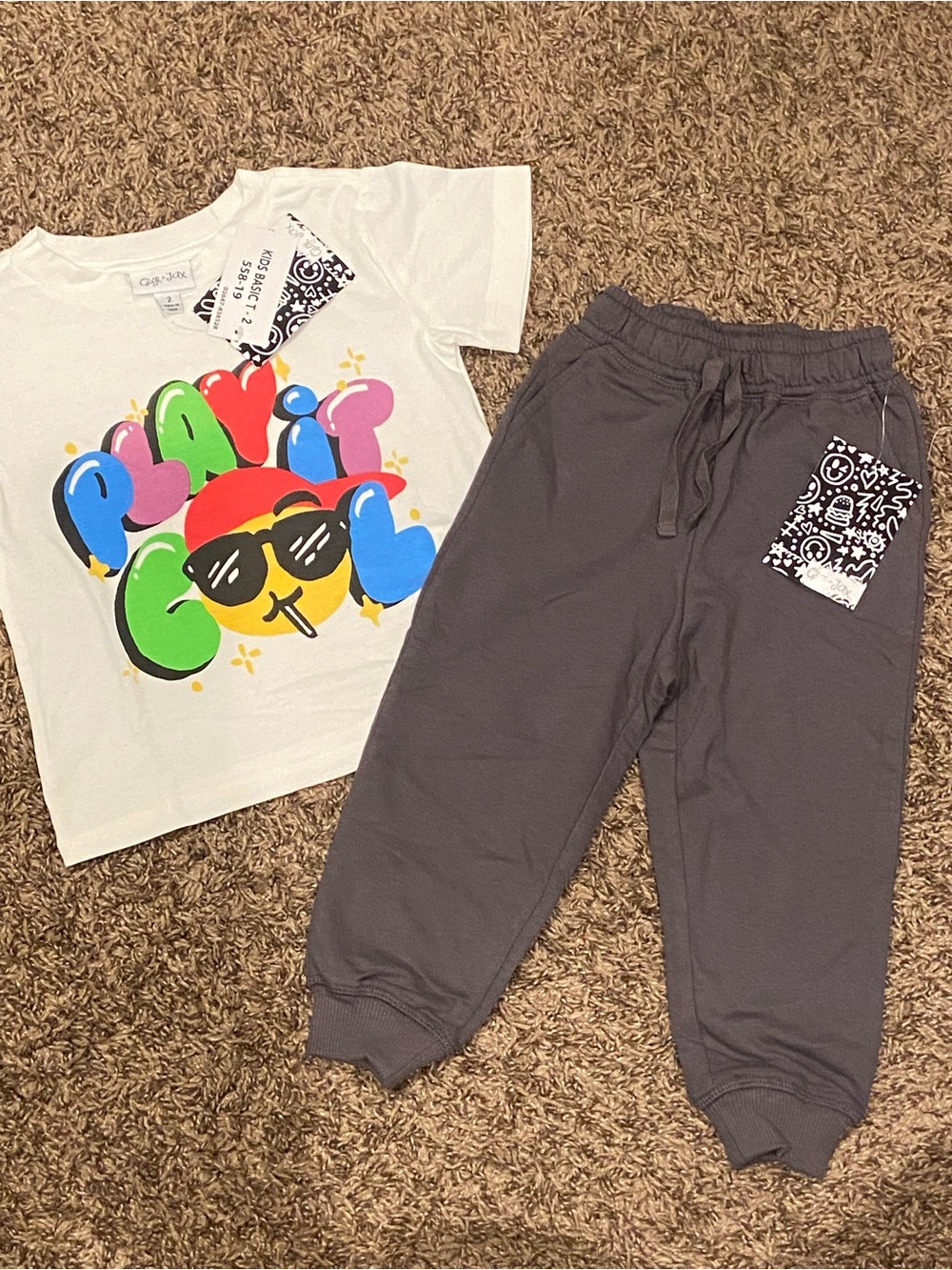 Kids Gigi & Jax Gray Jogger Bottoms and T-Shirt Combo Size 2